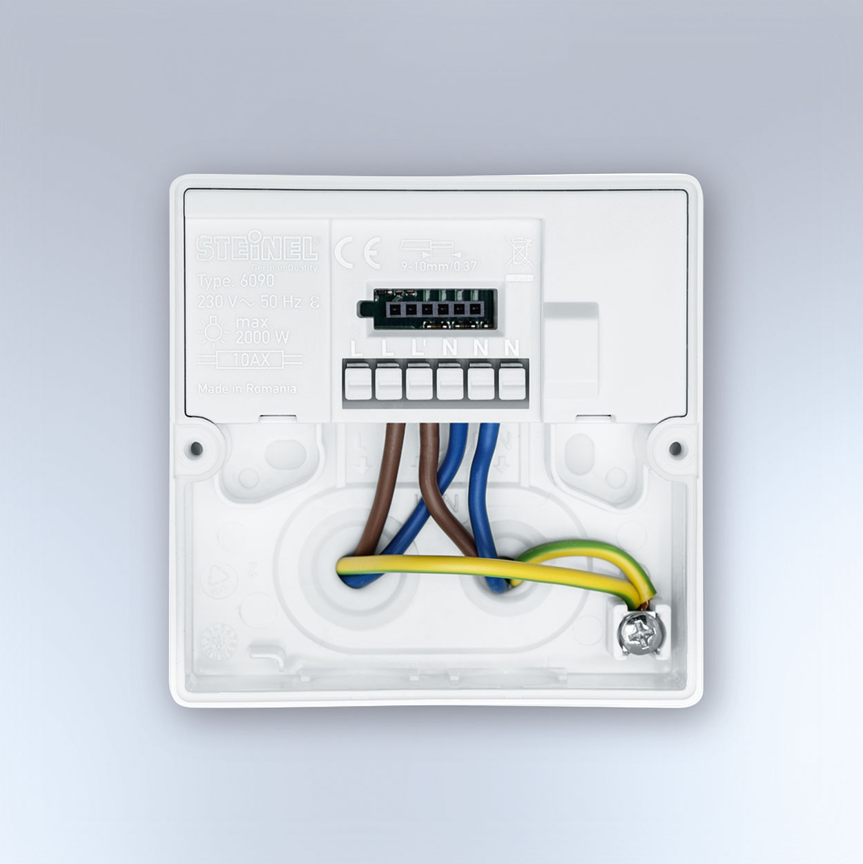 Grande vano per l'allacciamento elettrico