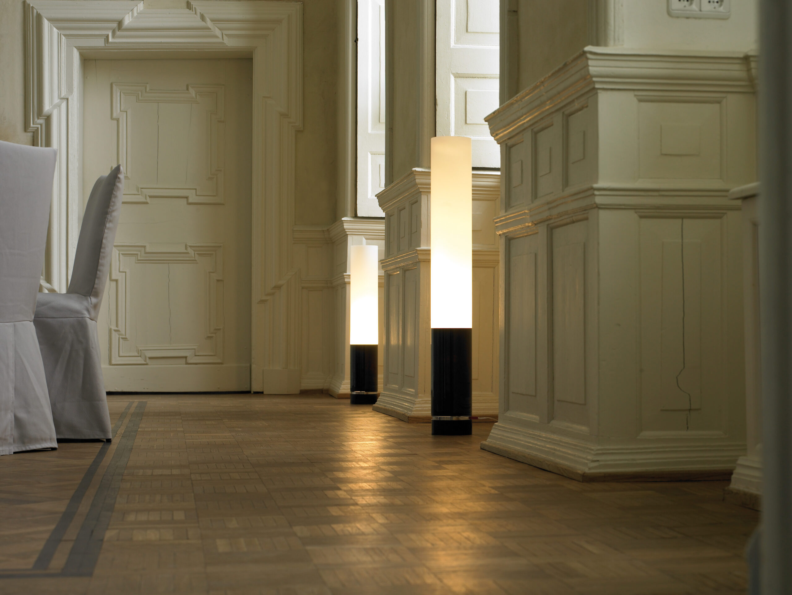 Nevalux ONE Design-Sockel 5 cm schwarz