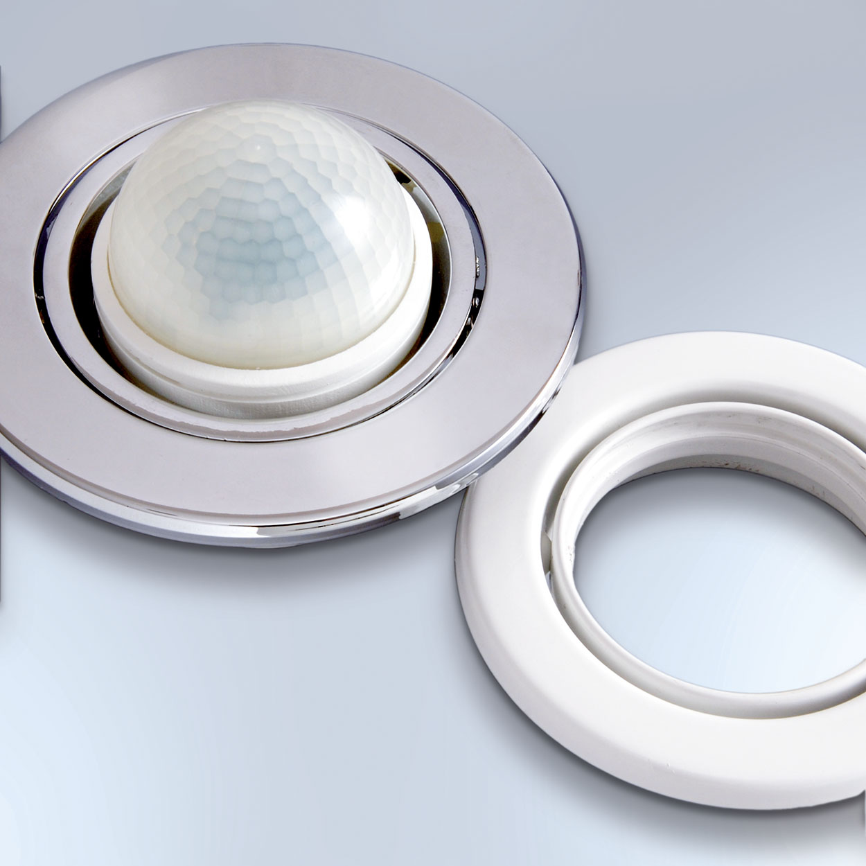 Any surround can be used. Installation dimensions: outer diameter = Ø 73 mm, installation depth = 53 mm