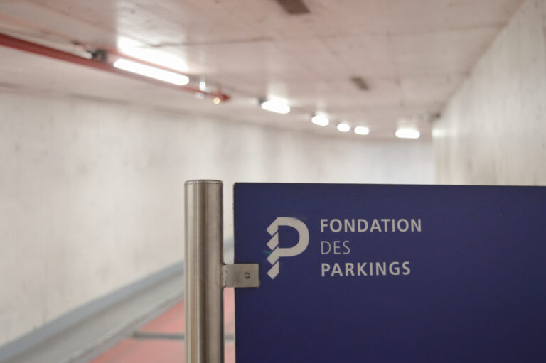  Parcheggio coperto Place des Nations, Ginevra Parcheggio sotterraneo